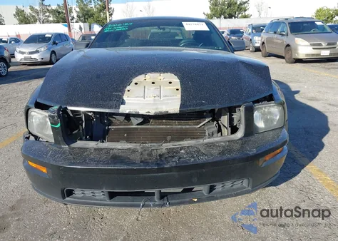 2005 Ford Mustang Gt Deluxe/Gt Premium z USA, uszkodzony, nr VIN 1ZVHT82H655141464